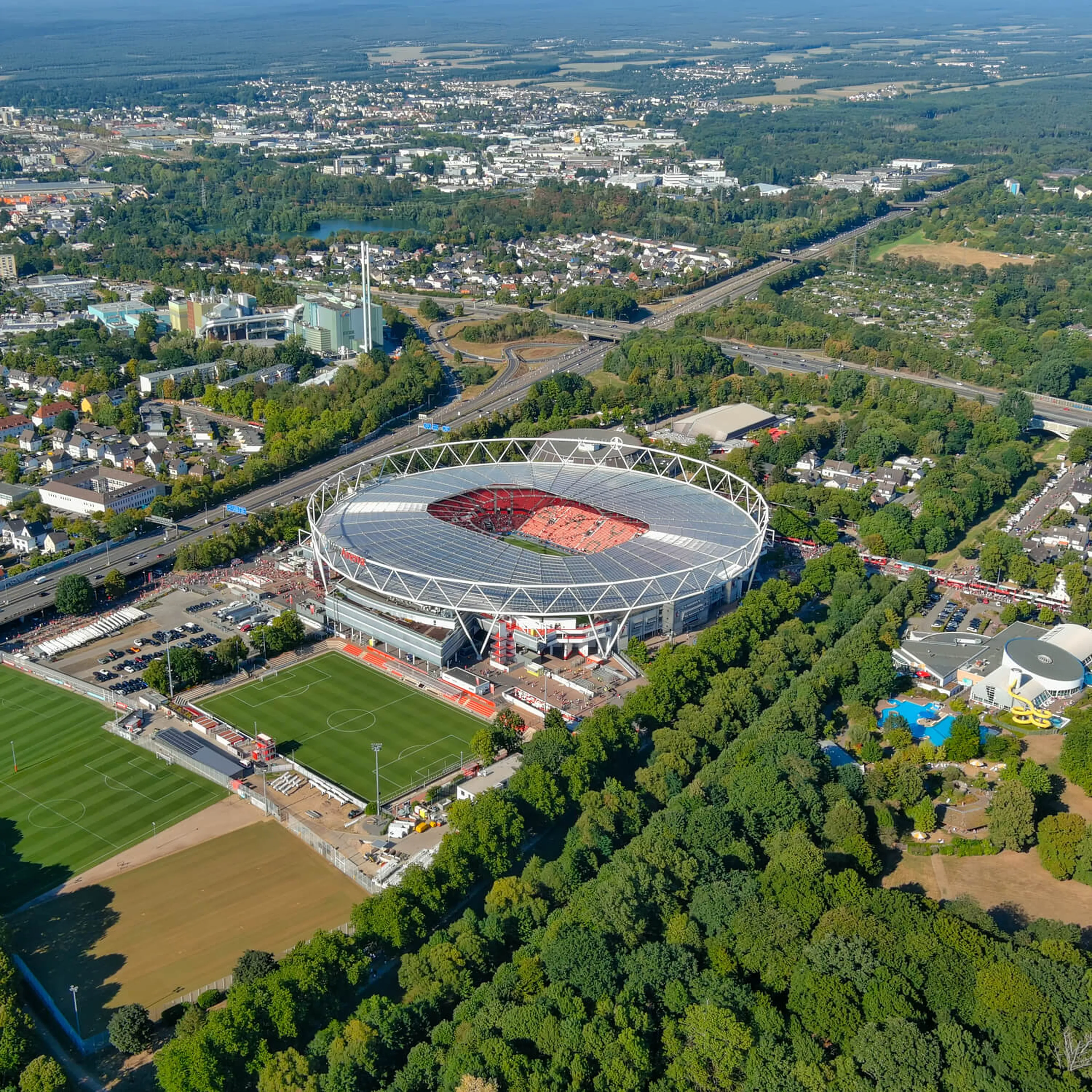 Vogelperspektive Stadtion und umliegendes Wohngebiet Leverkusen