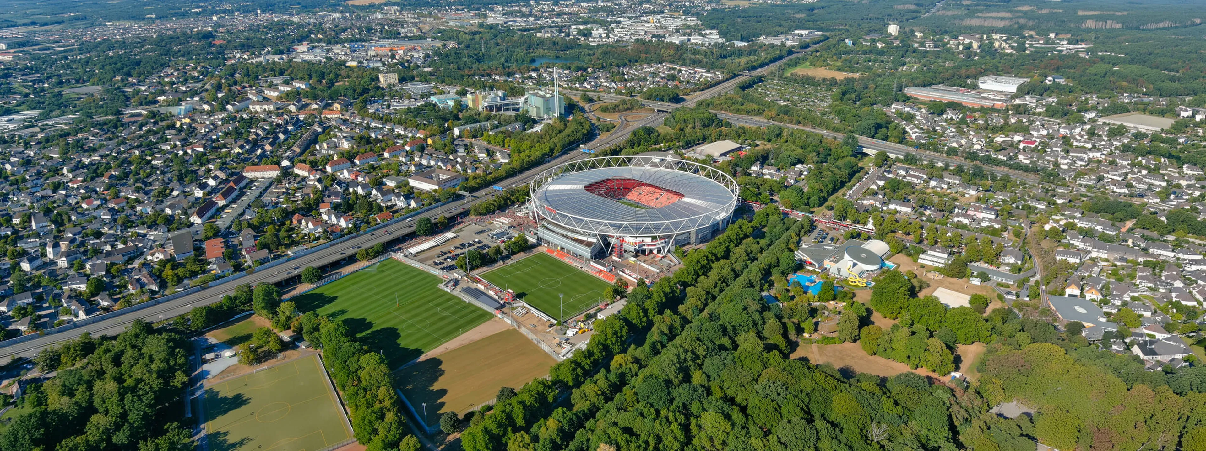 Vogelperspektive Stadtion und umliegendes Wohngebiet Leverkusen