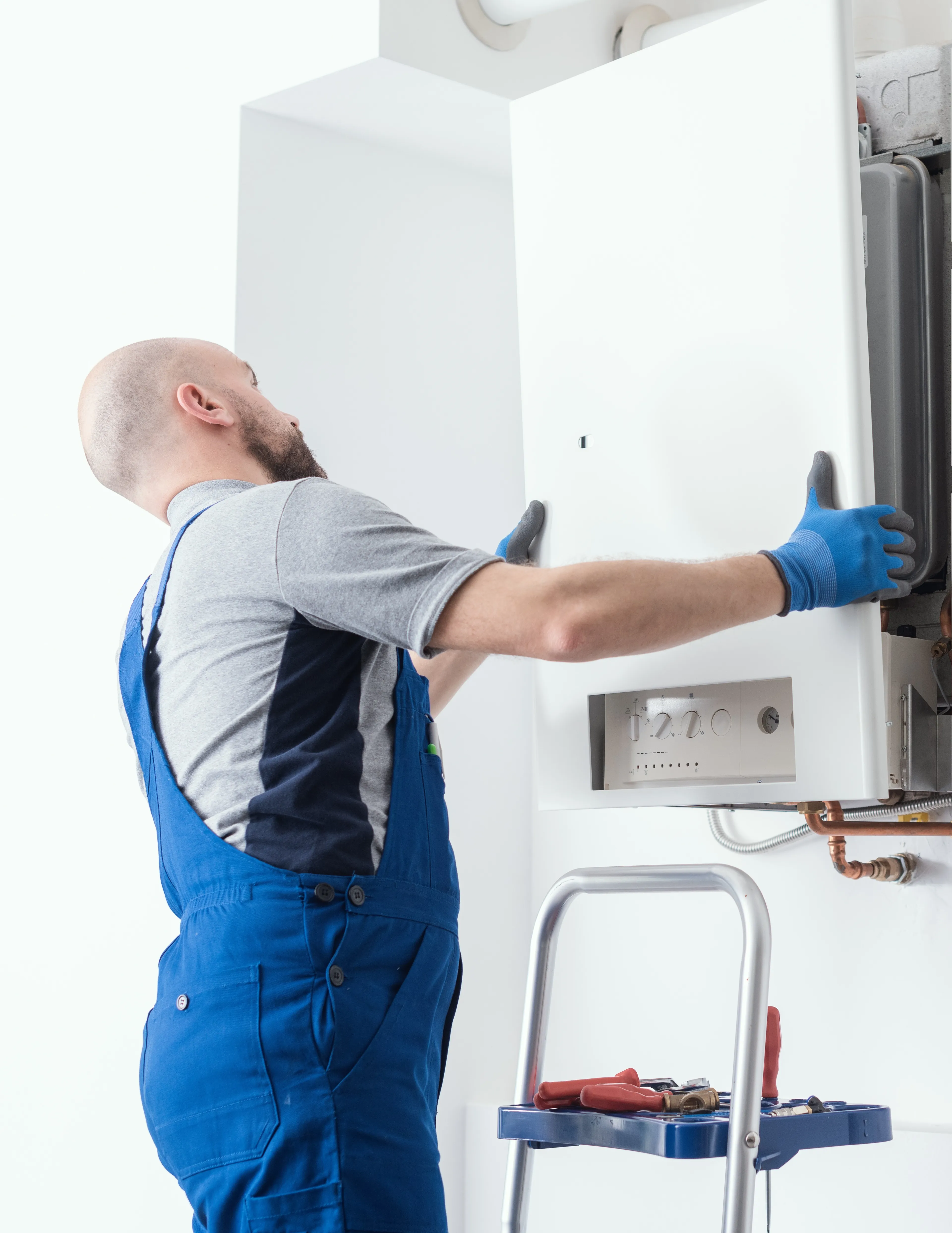 Mann installiert Gasversorger.