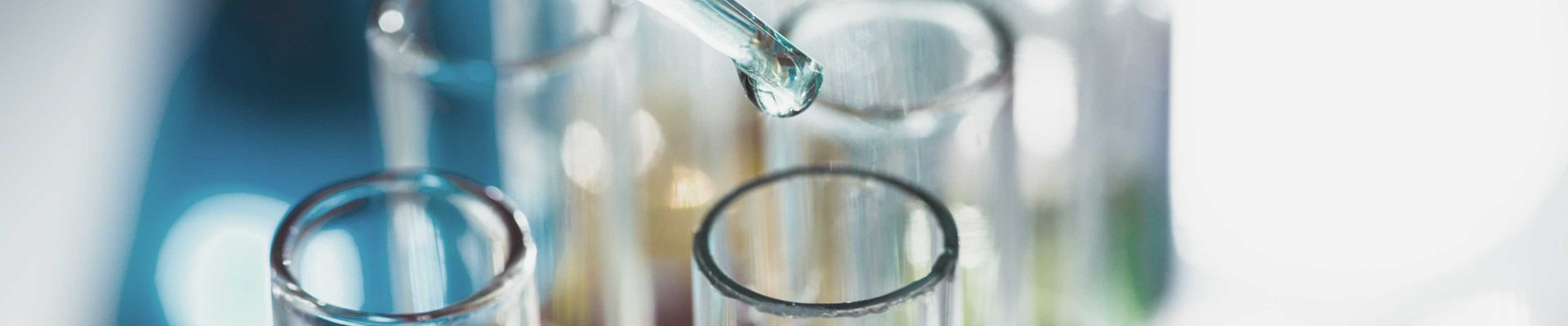 Trinkwasser wird täglich im Labor auf seine Qualität geprüft